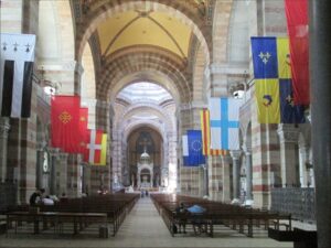 Interno cattedrale di Marsiglia