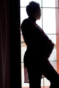 silhouette donna incinta